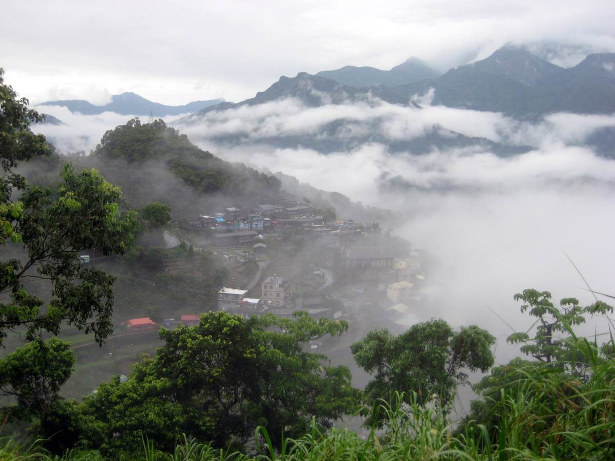 Mountain mists are common around Wutai.